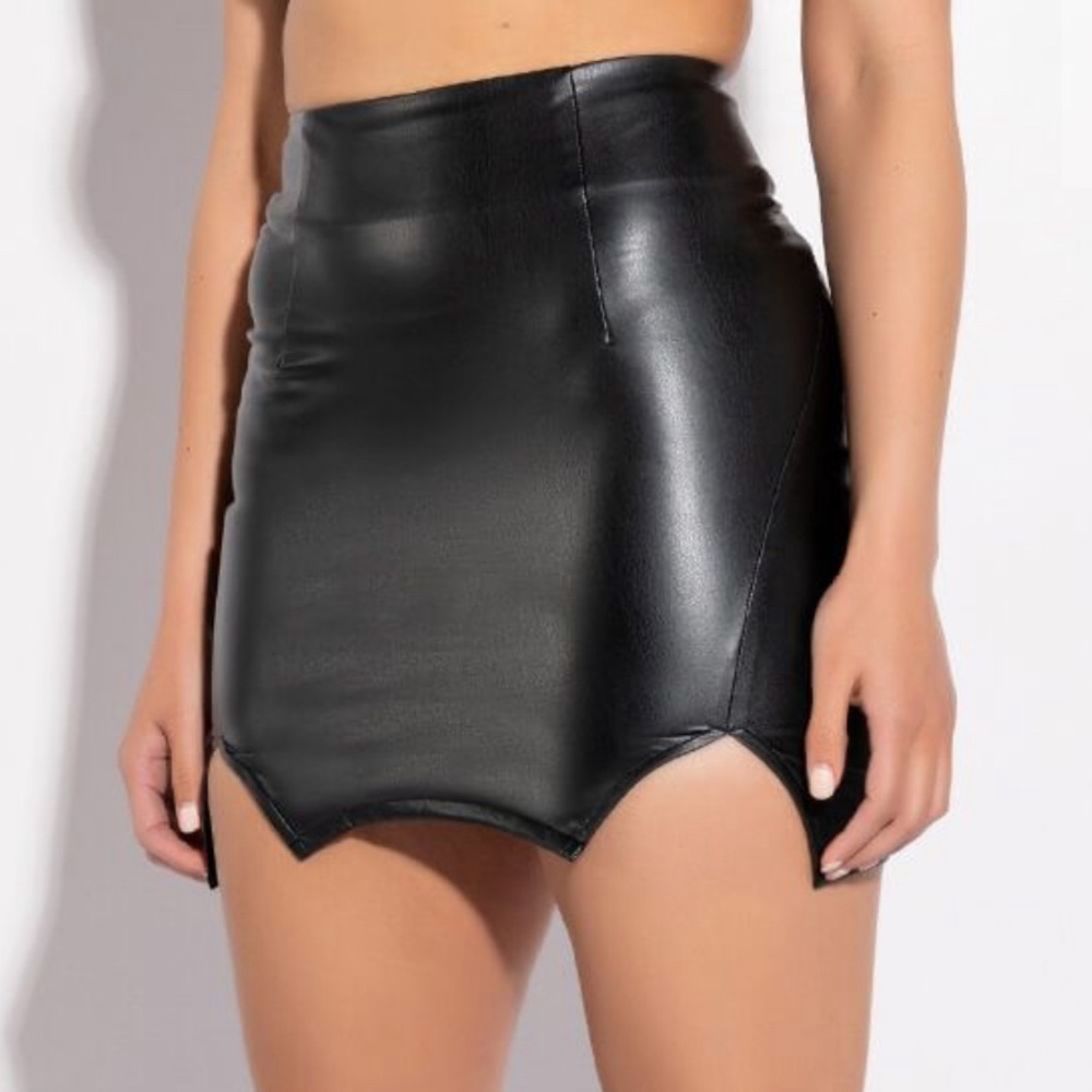 NWT Akira vegan leather stretch mini M